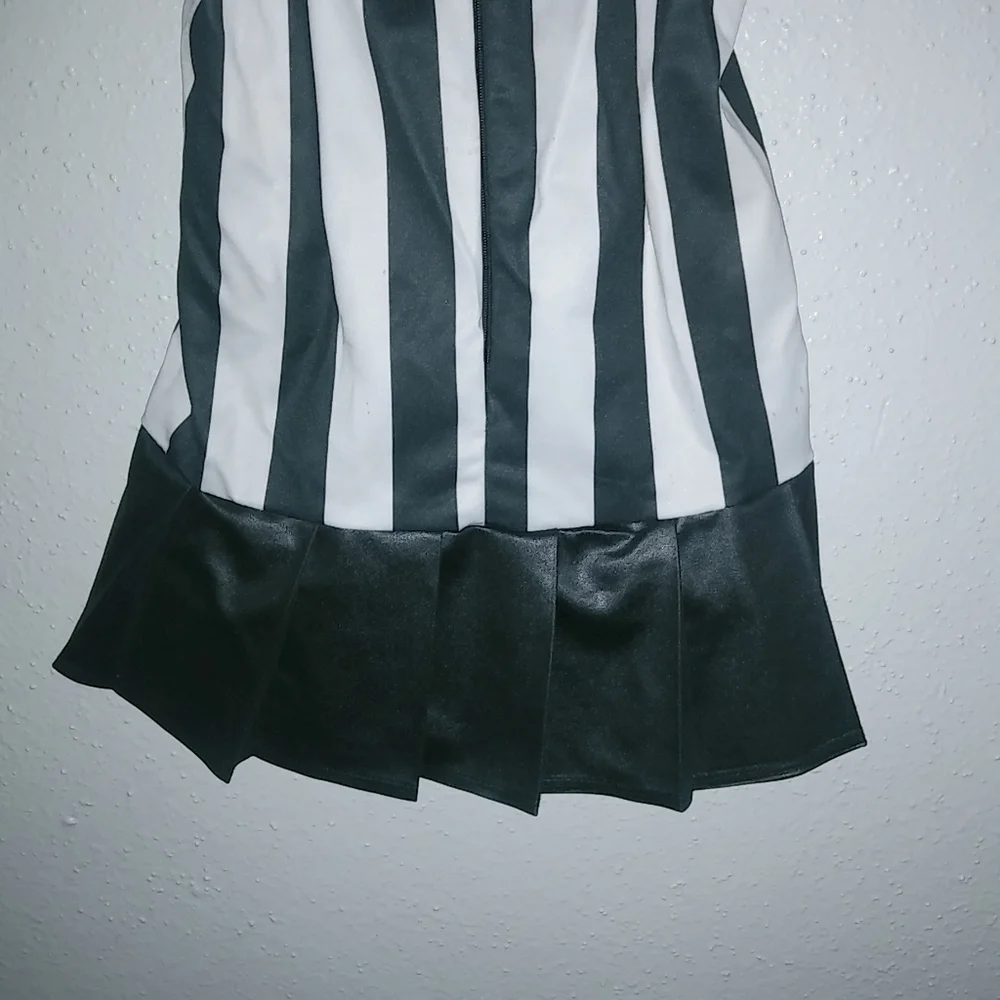 Leg Avenue S Referee Costume Zip Front Striped Dress in Black n White - Picture 5 of 8